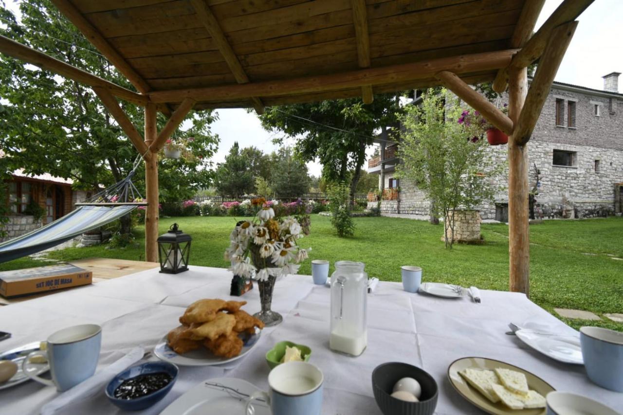 Bed and Breakfast Bujtina Shkodrani Voskopojë Zewnętrze zdjęcie